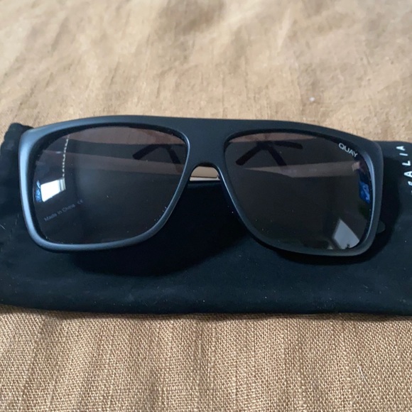 Accessories - Quay sunglasses